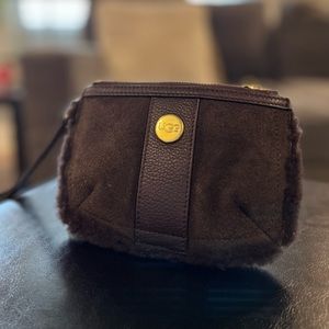 Ugg coin purse/card holder. Brown with Sherpa lining.